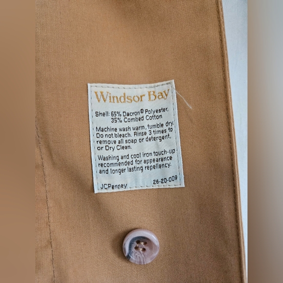 Vintage (potentially 70s) Windsor Bay over coat with zip out liner and bonnet - Picture 6 of 11